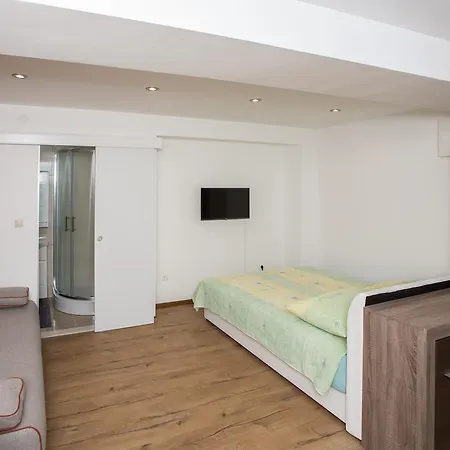 Andrije Buvine Apartments