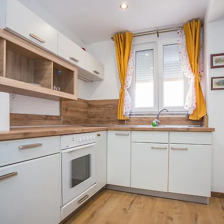 Andrije Buvine Apartments