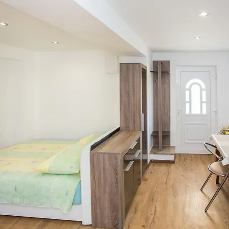 Apartment Andrije Buvine Apartments *