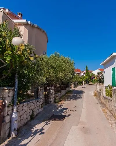 Appartement Andrije Buvine *