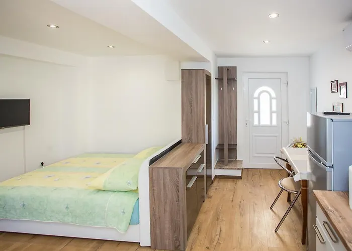 Appartement Andrije Buvine *